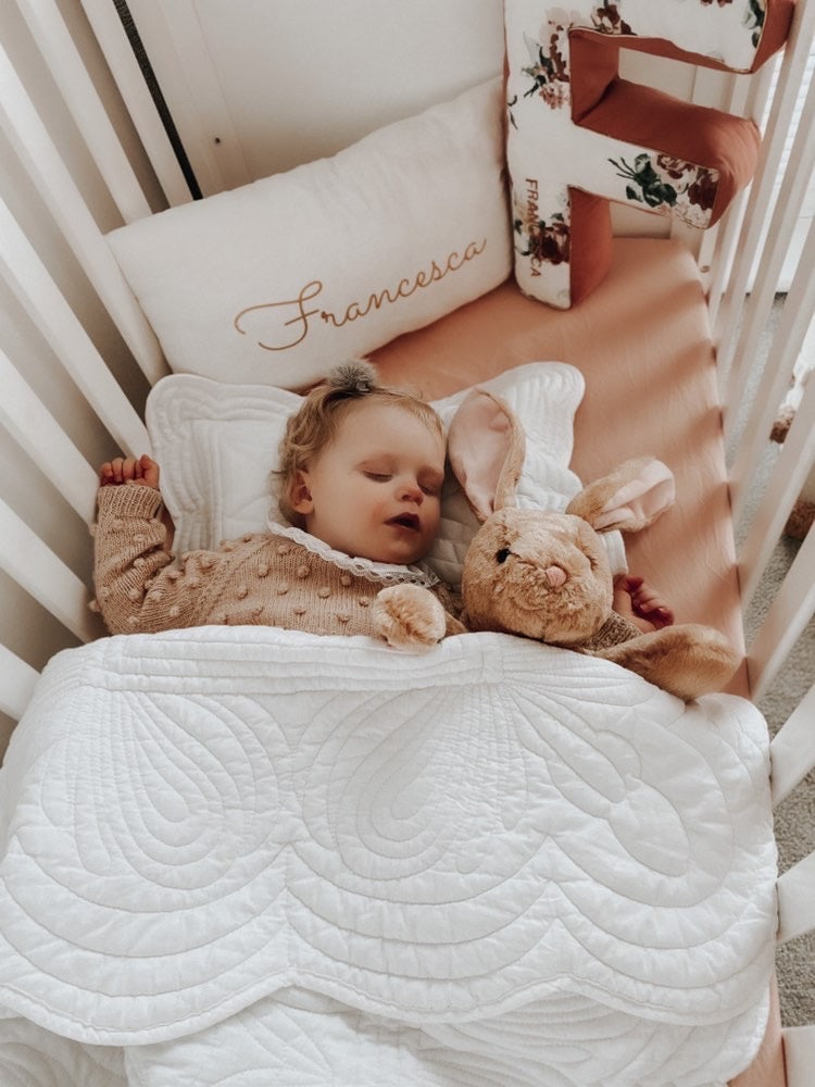 Scallop Edge Cot Quilt Set White – blossomchildrensstore